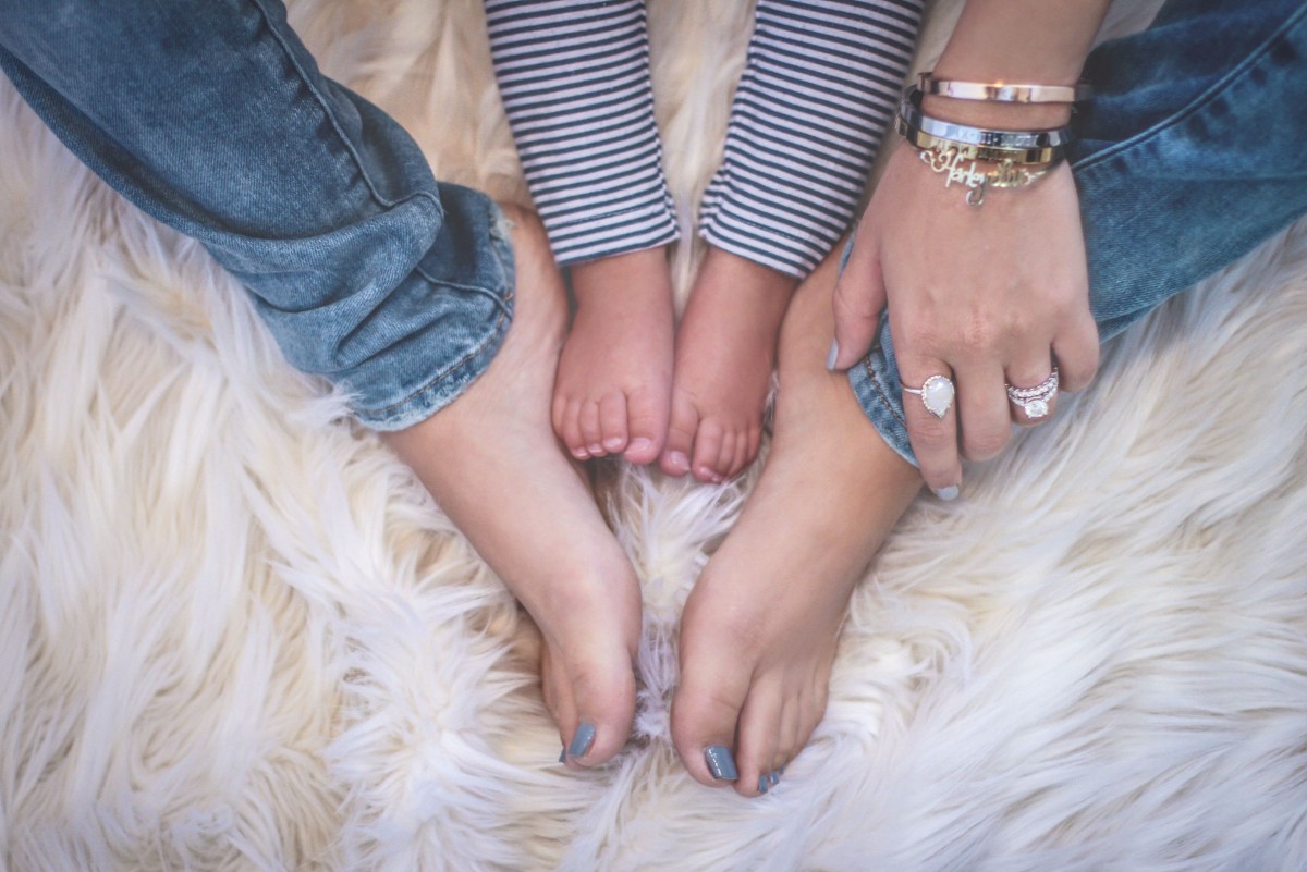 mother daughter photoshoot at home