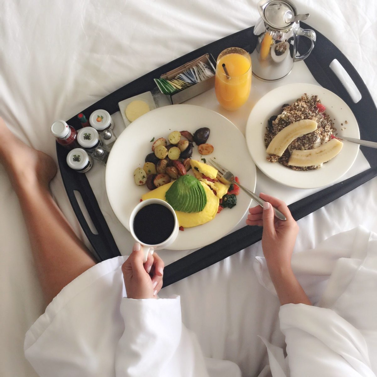 The Huntley Hotel, breakfast in bed, Los Angeles travel guide