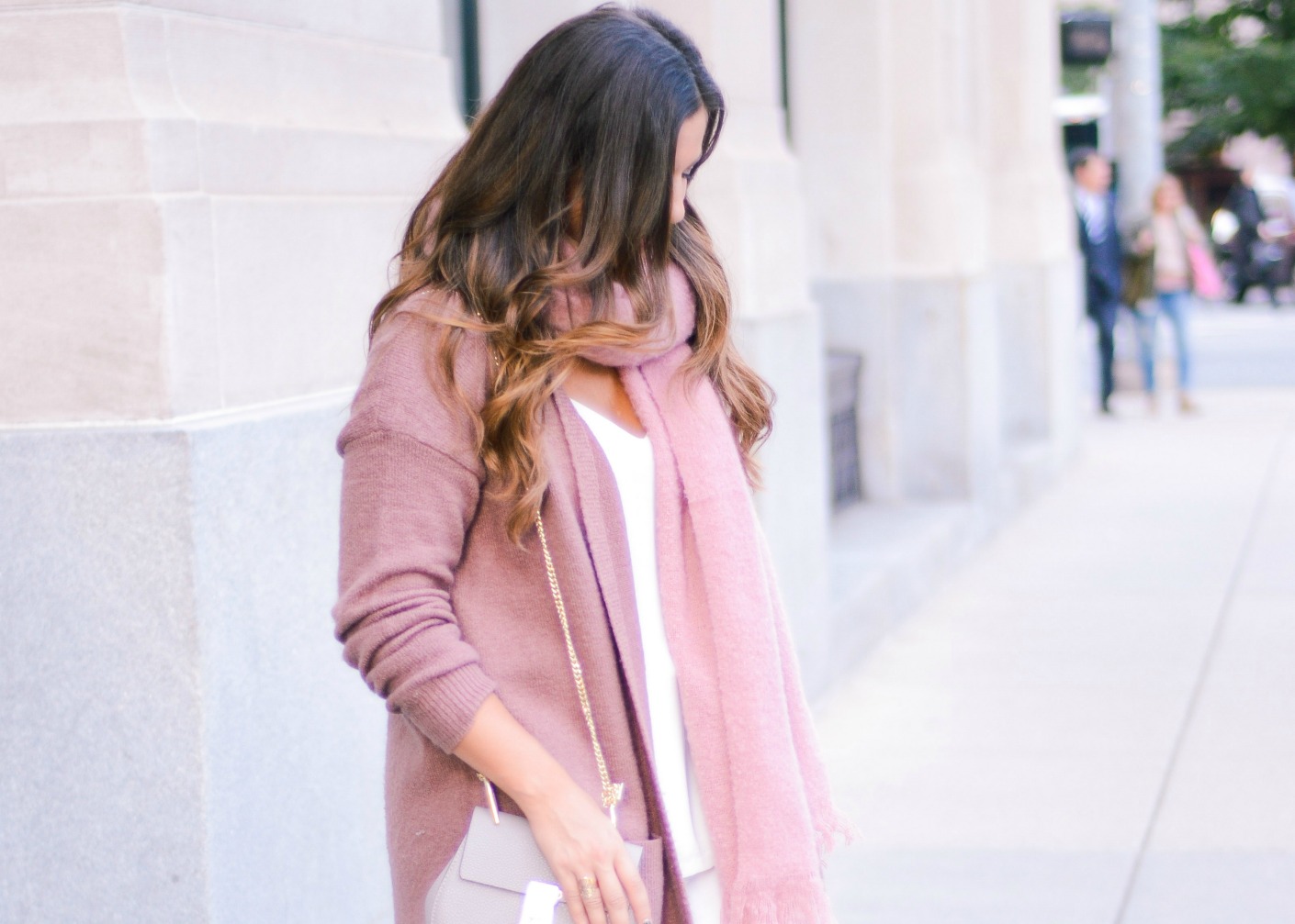 Mauve Cardigan, Mauve scarf