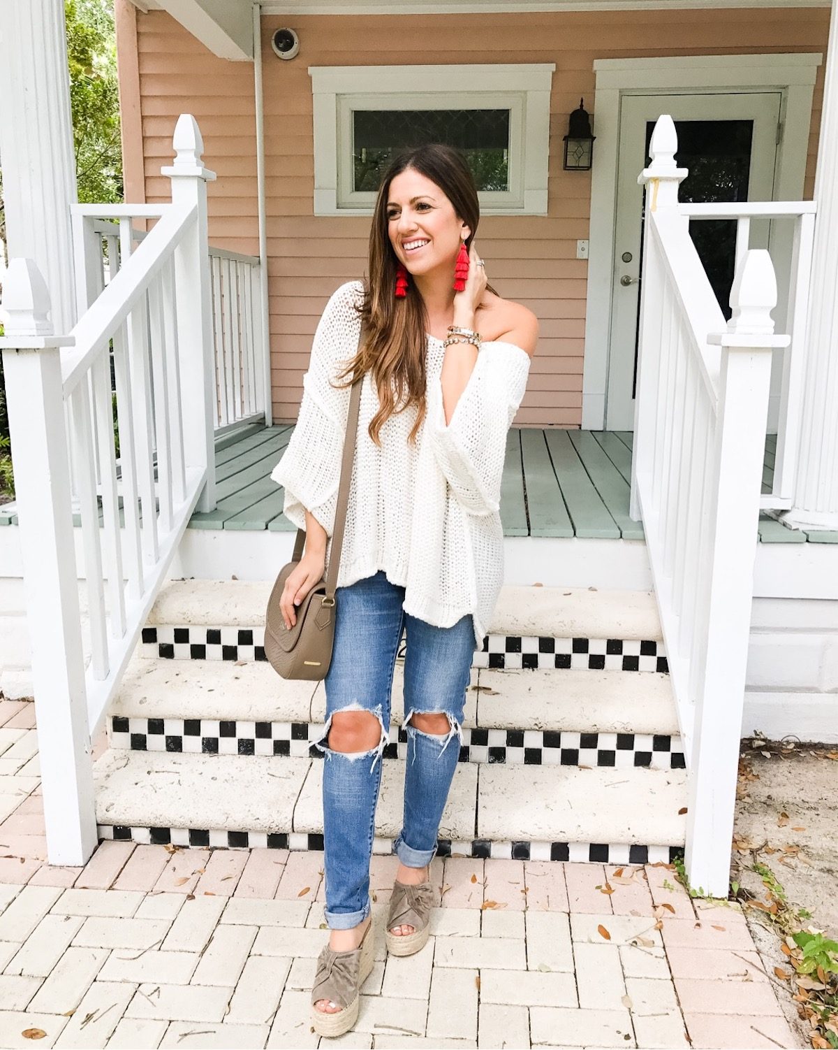 best ripped jeans, levi's distressed jeans, baublebar tassel earrings, Sunflowers and Stilettos blog