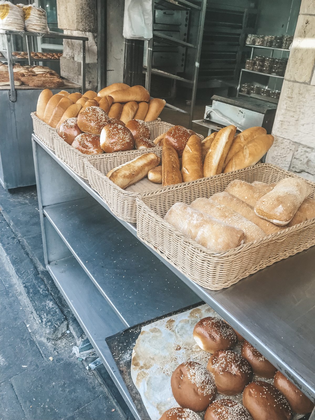 Jerusalem bread, Jerusalem market