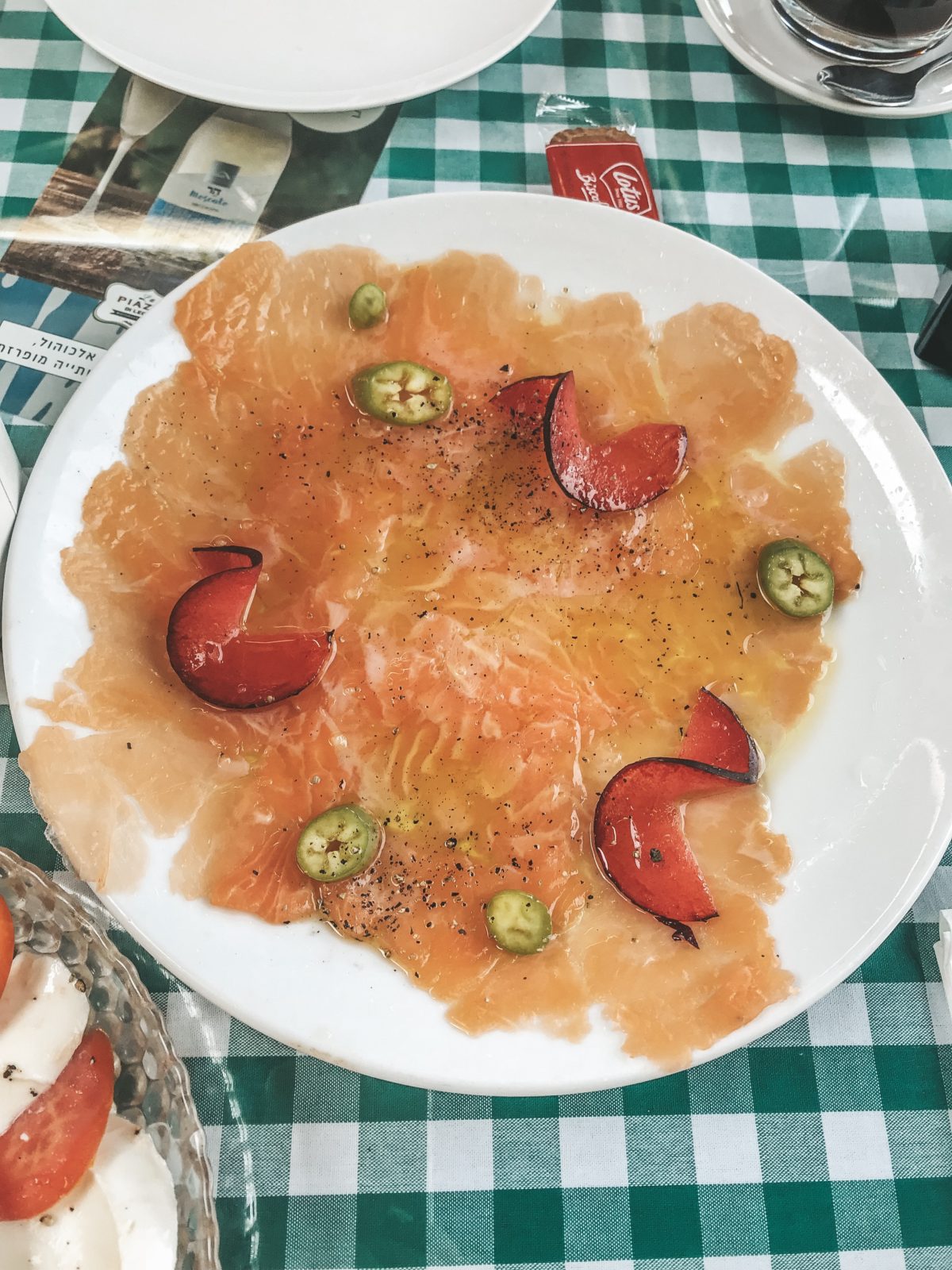 salmon carpaccio, Israel food