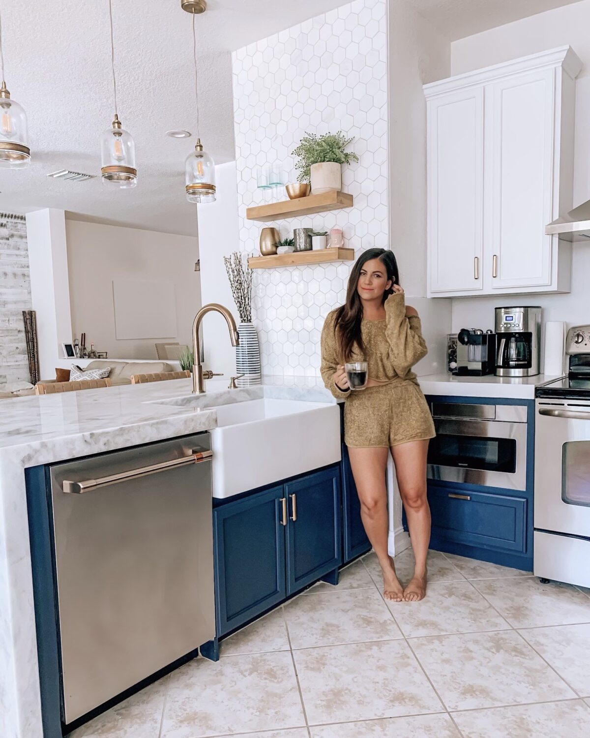 Our Farmhouse Sink from Vintage Tub, Fireclay Farmhouse Sink, Jaime Cittadino lifestyle home blogger Florida