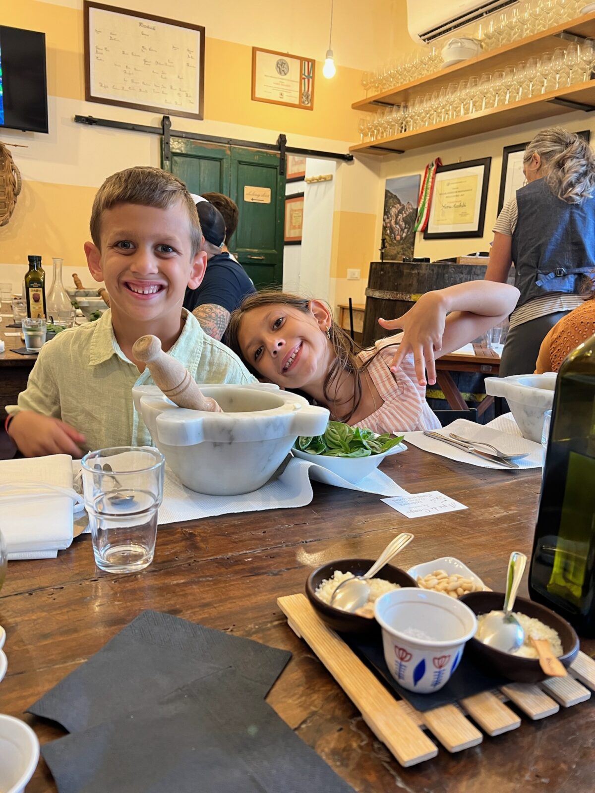 pesto making class Manarola